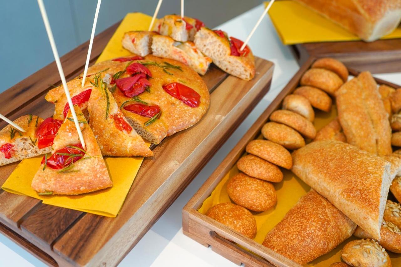 Hotel Alexandra - Beach Front - Healthy Xxl Breakfast & Brunch Until 12 30 - Parking Included Misano Adriatico Exterior foto