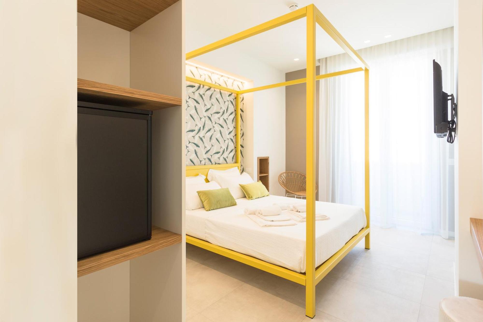 Hotel Alexandra - Beach Front - Healthy Xxl Breakfast & Brunch Until 12 30 - Parking Included Misano Adriatico Exterior foto