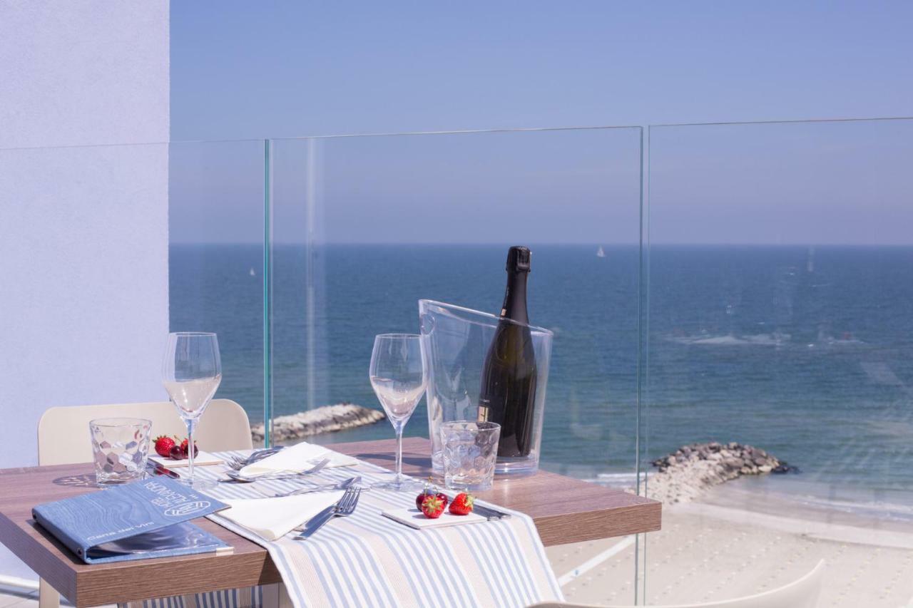 Hotel Alexandra - Beach Front - Healthy Xxl Breakfast & Brunch Until 12 30 - Parking Included Misano Adriatico Exterior foto